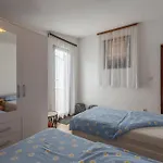 7137b Apartment *