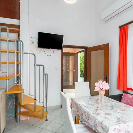Apartment 7137b